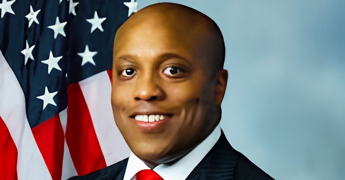 Wesley Hunt Texas congressman official portrait 2023